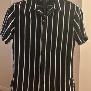 Express Black and White Vertical Stripe Short-Sleeve Button-Down Shirt